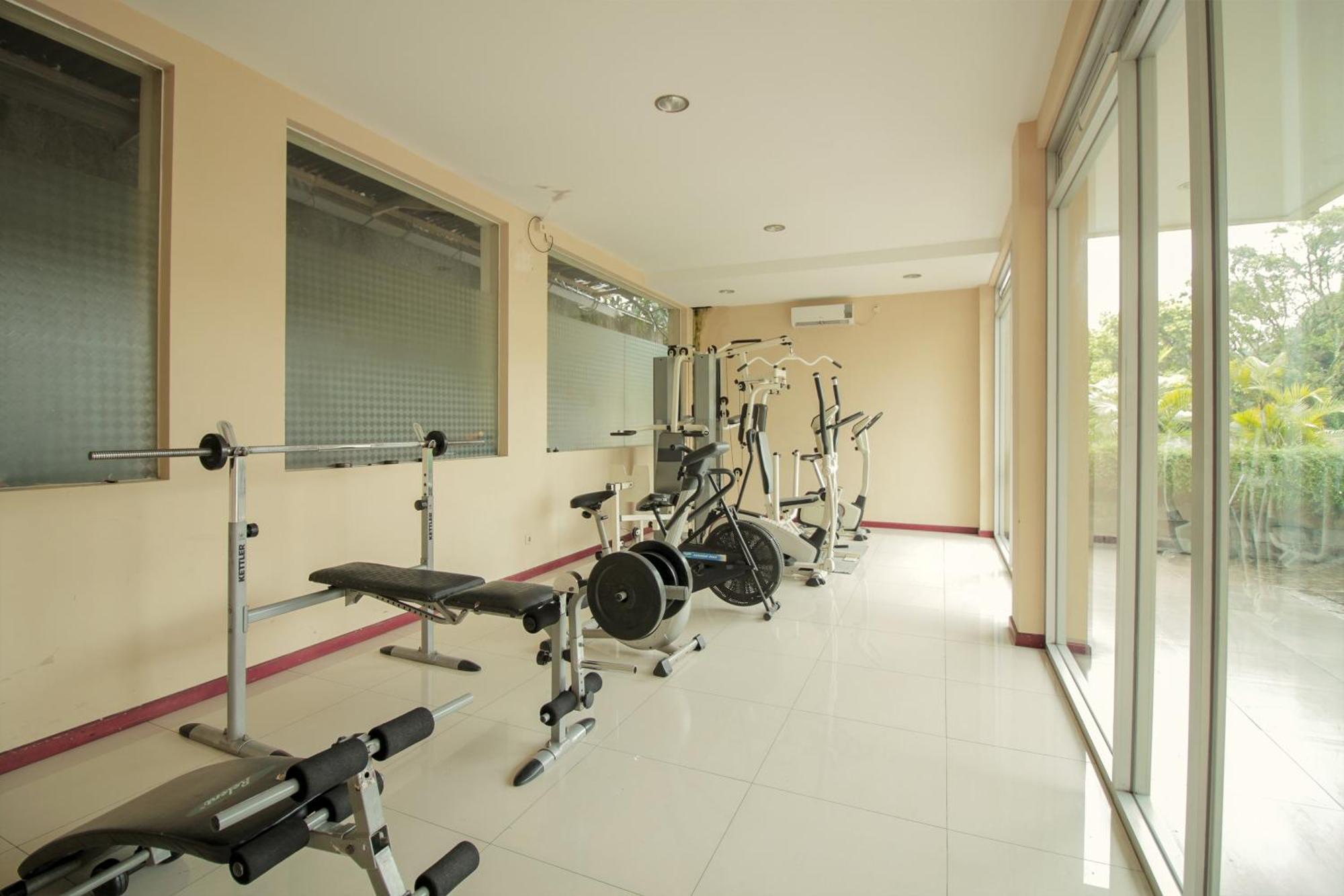 Collection O 295 Grha Ciumbuleuit Guest House Бандунг Екстериор снимка