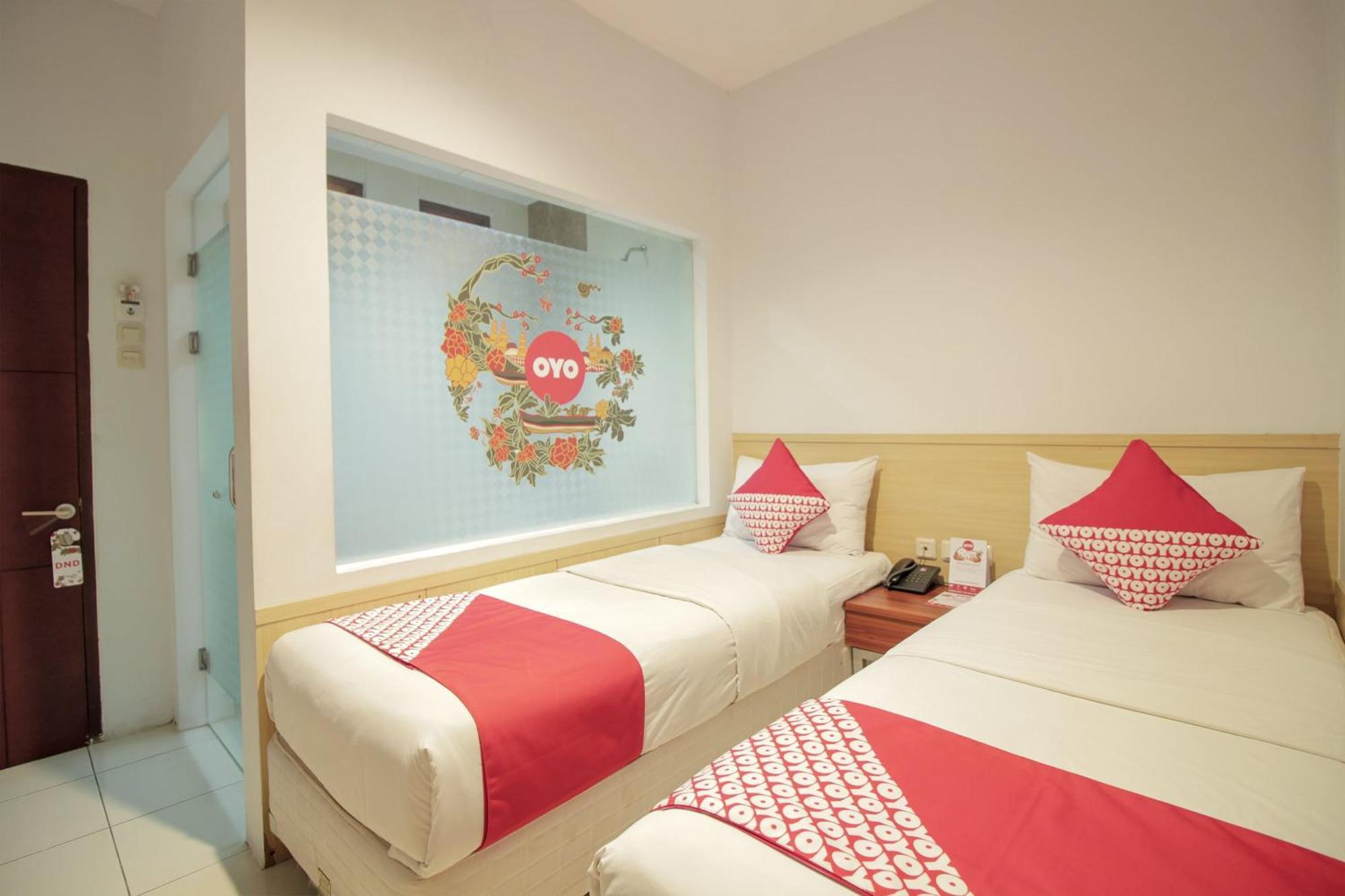 Collection O 295 Grha Ciumbuleuit Guest House Бандунг Екстериор снимка